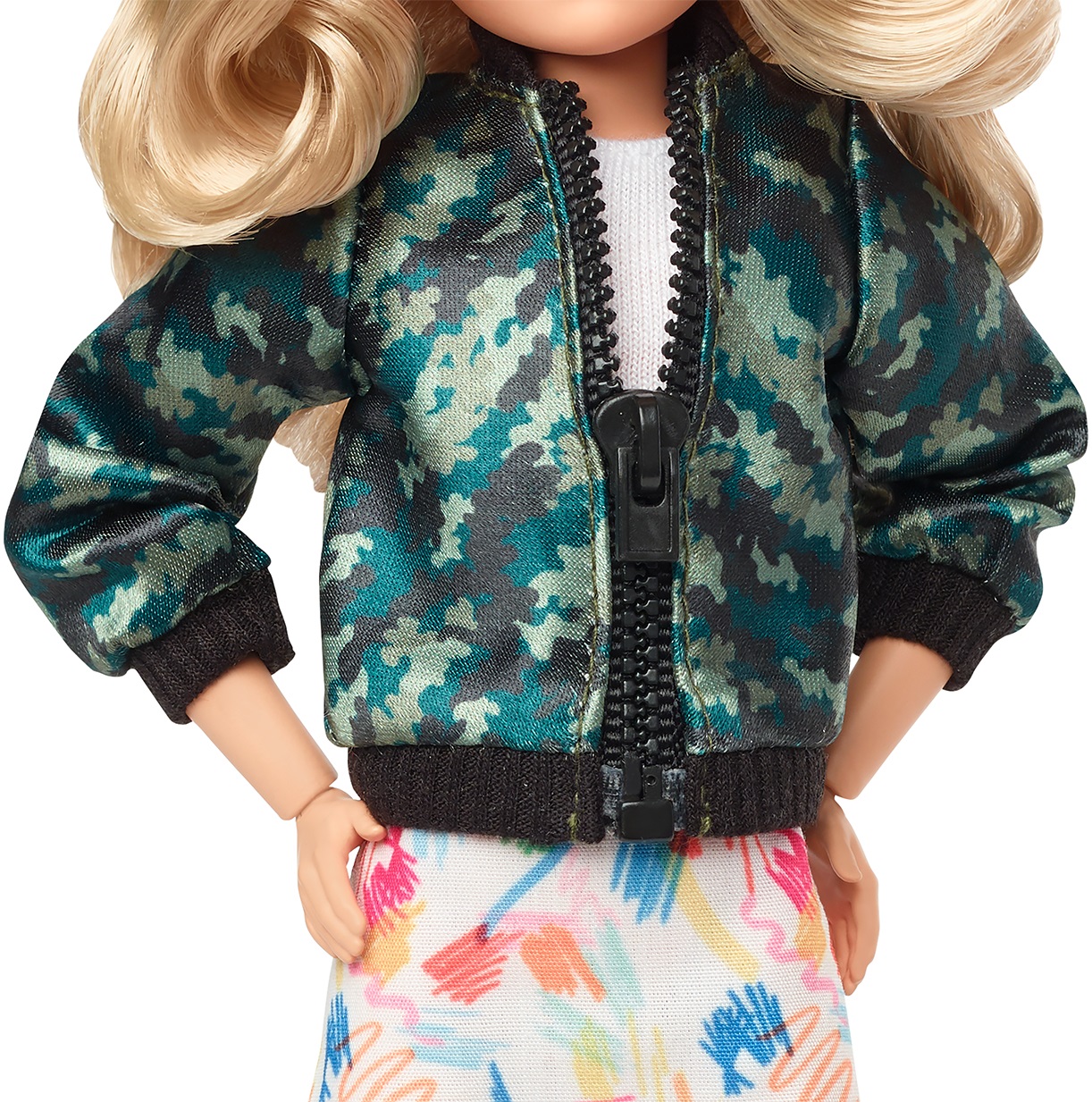 Mattel Creatable World Kit Deluxe Bambola Personalizzabile con Capelli Biondi Mossi e Accessori - DC-414