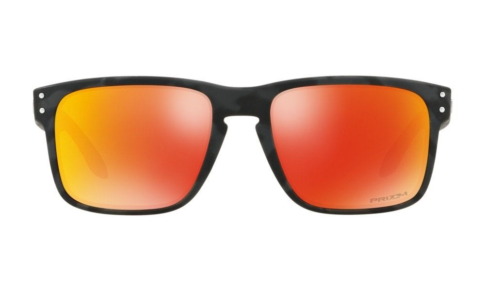 Oakley Holbrook Black Camo Occhiali da Sole Prizm Ruby - Design Rettangolare Unisex