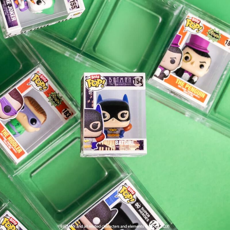 Funko Bitty Pop! DC Comics 4-Pack - Batman, Batgirl, The Joker con Mini Figura Misteriosa - 0.9 Inch (2.2 Cm) - Ripiano Espositivo Incluso