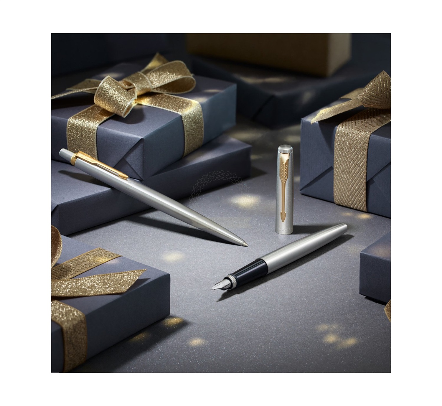 Parker Jotter Duo Set - Penna a Sfera e Penna Stilografica in Acciaio Inox con Finiture in Oro, Confezione Regalo
