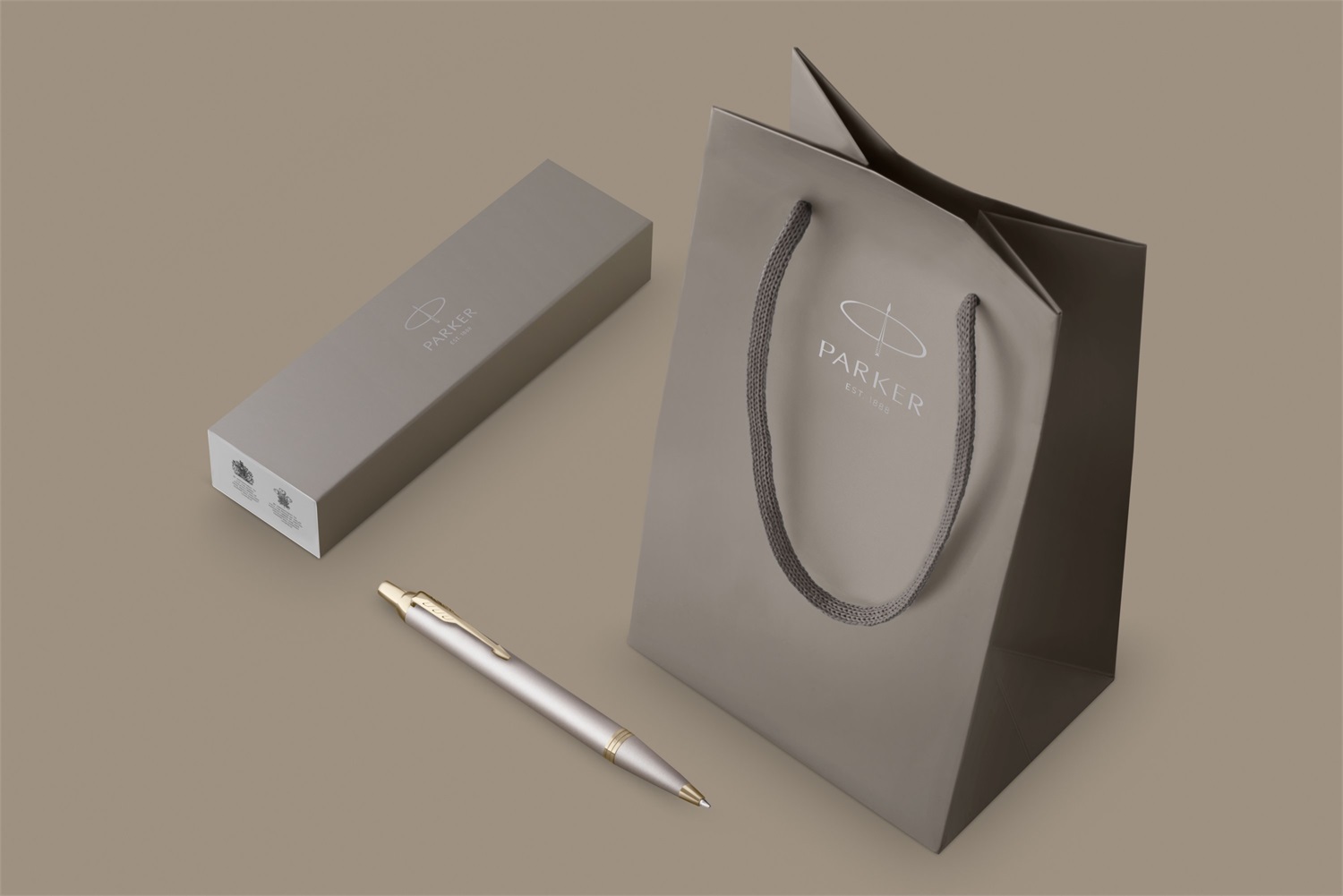 Parker IM Monochrome Penna a Sfera a Scatto Blu Finitura Champagne Punta Media - Confezione Regalo