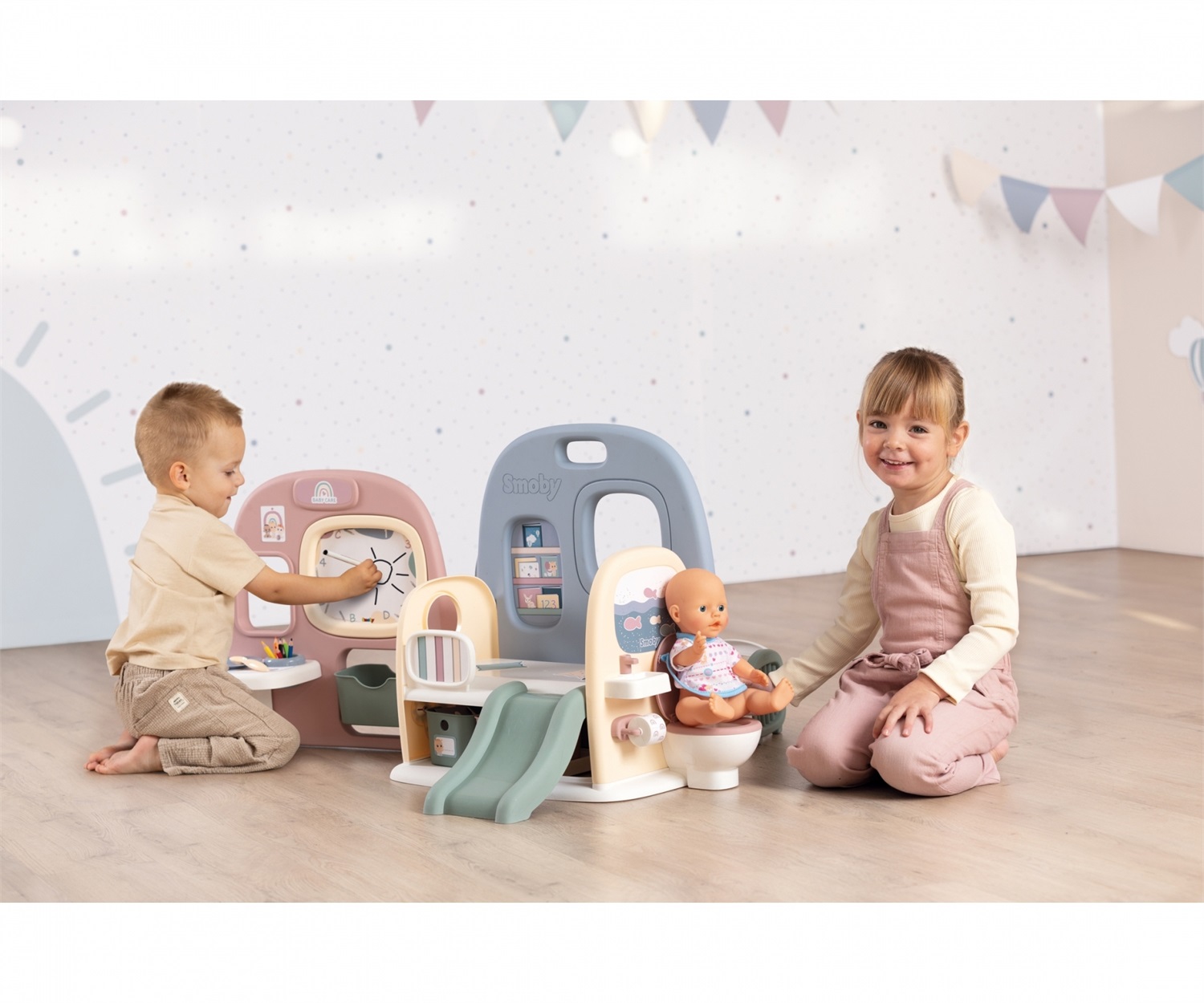 Smoby Baby Care Asilo delle Bambole 7600240307 - Set da Gioco per Bambole con 5 Aree di Gioco e 27 Accessori, 3 Anni
