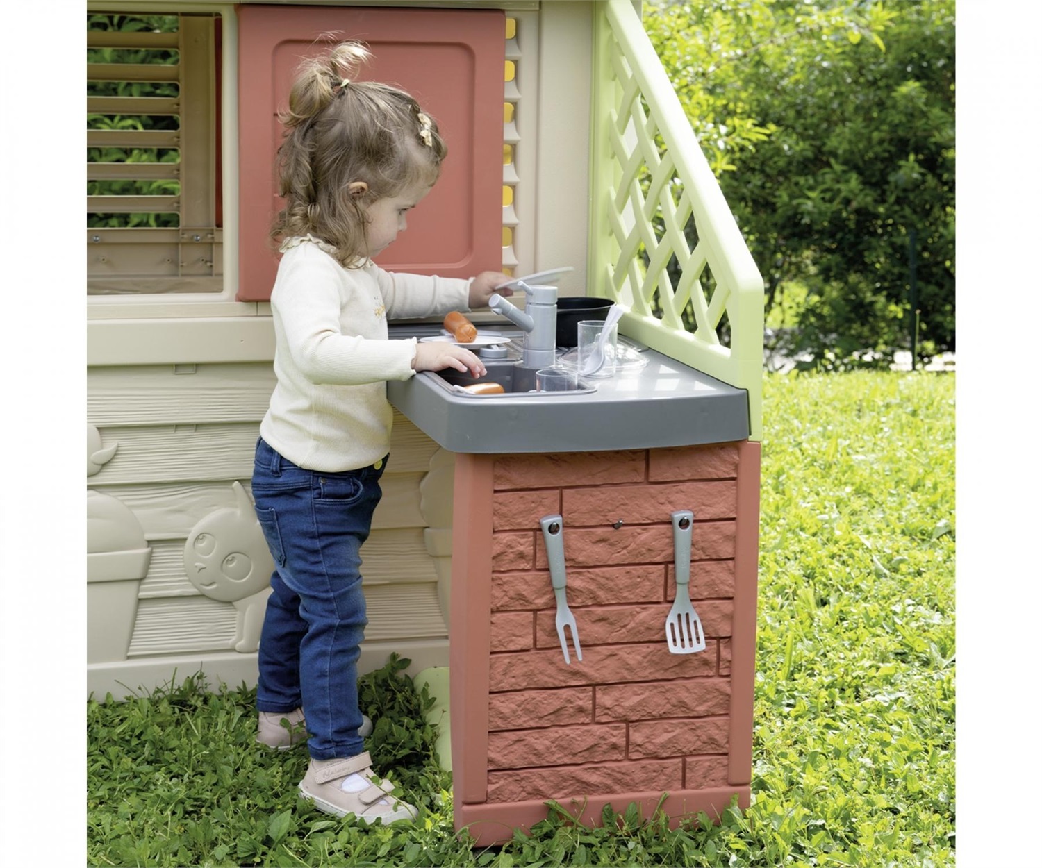 Smoby Casetta Natura con Cucina - Gioco per Bambini 2 anni, 17 Accessori Inclusi, Dimensioni 145x110x127cm, Materiale Eco-Friendly