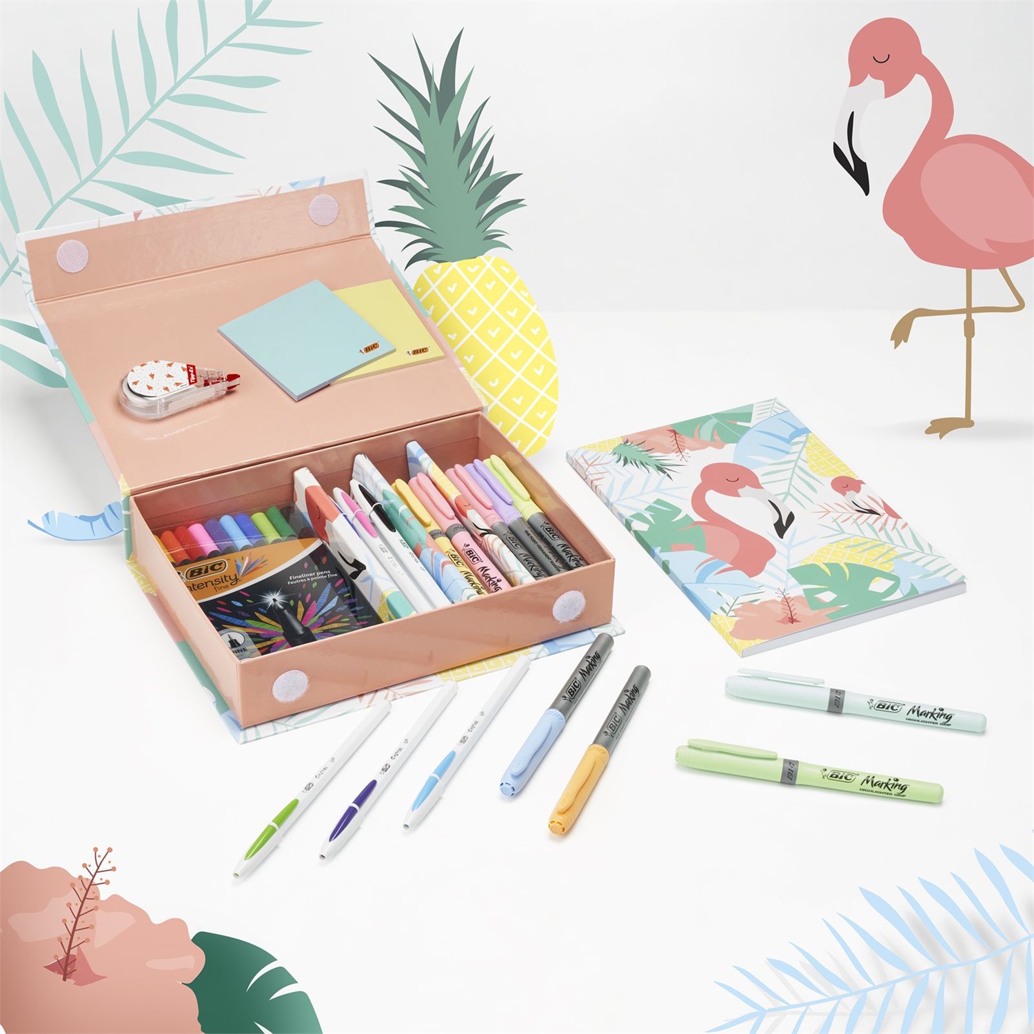 BIC My Stationery Box - Kit Scrittura Completo con 26 Pezzi: 6 Penne a Sfera, 10 Fineliner, 4 Evidenziatori, 5 Pennarelli, 1 Bianchetto, 1 Quaderno e 2 Blocchi di Fogli Adesivi