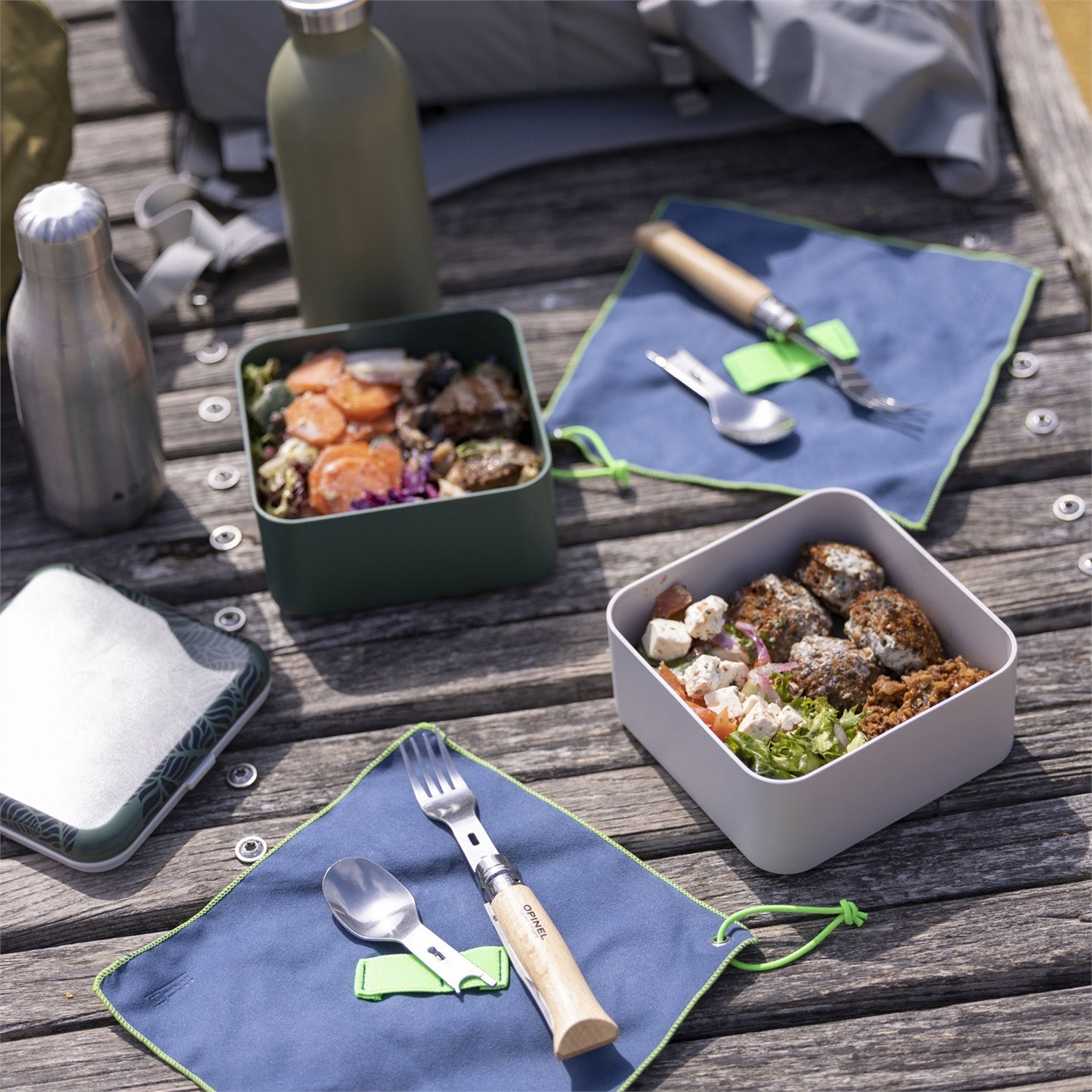 Opinel Picnic Set da Picnic N°08 - Coltello con Lama a Bloccaggio, Legno e Acciaio Inox, Design Compatto