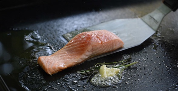 Campingaz Spatola per Plancha in Acciaio Inossidabile - Lavabile in Lavastoviglie, Impugnatura Comoda, 100 mm x 350 mm