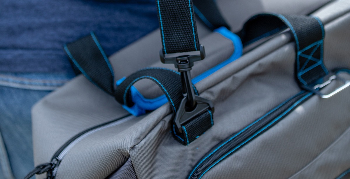 Campingaz Office Doctor Bag - Borsa Termica Pieghevole 17 L, Raffredda Fino a 19 Ore, Spazio per 5 Bottiglie da 1.5 L, Grande Frigo Portatile per Lavoro e Picnic