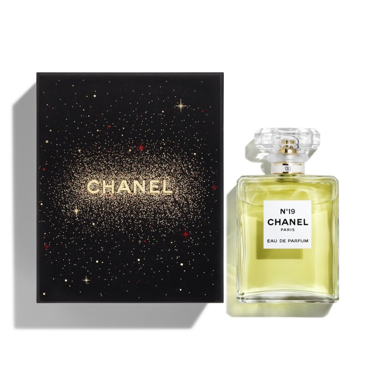 CHANEL N°19 Eau de Parfum 100ml - Profumo audace con note verdi di galbano e cipriate di iris