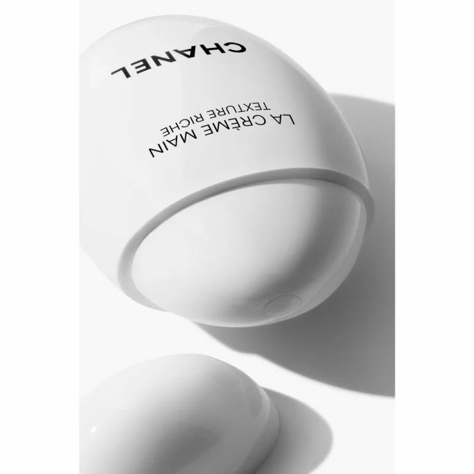 CHANEL La Crème Main Texture Riche Crema Mani Nutriente 50 ml - Nutre, Protegge, Illumina