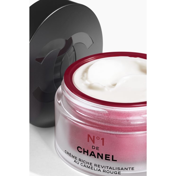 CHANEL N°1 Crema Ricca Rivitalizzante 50g - Trattamento Viso 24 Ore con Camelia Rossa, Antirughe e Nutriente