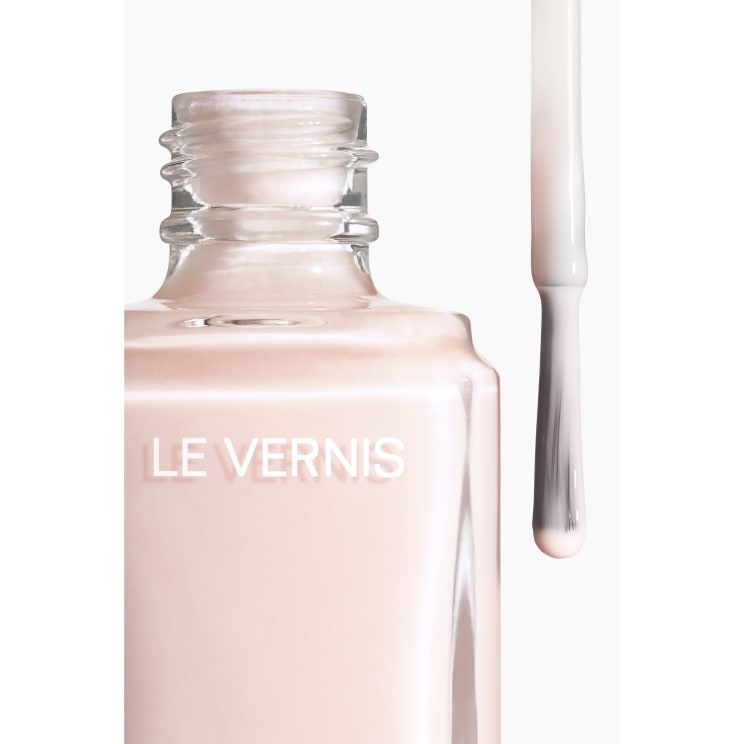 CHANEL Le Vernis 111 Ballerina 13 ml - Smalto per unghie a lunga tenuta e brillantezza