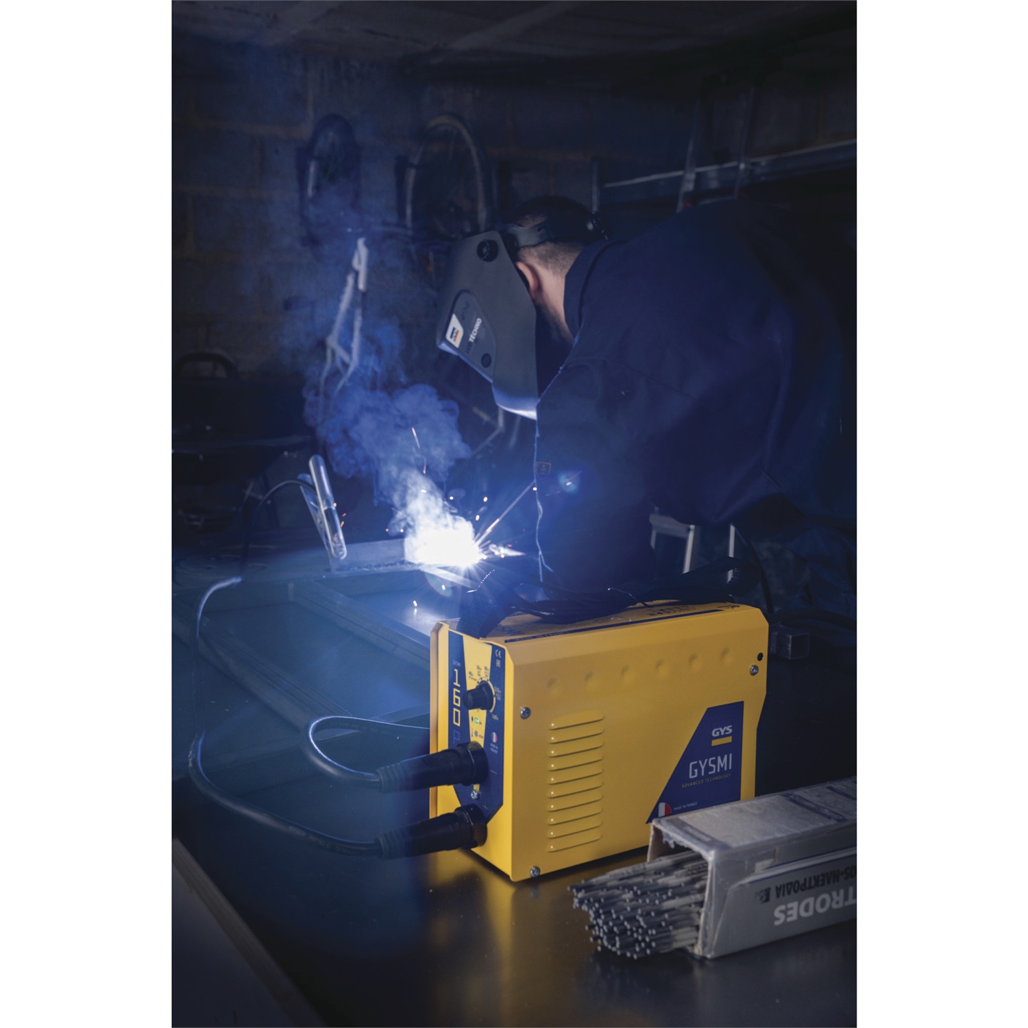 GYS GYSMI 160P - Saldatrice Inverter MMA 160A, Monofase, DC, Ultra Compatta con Valigetta e Accessori