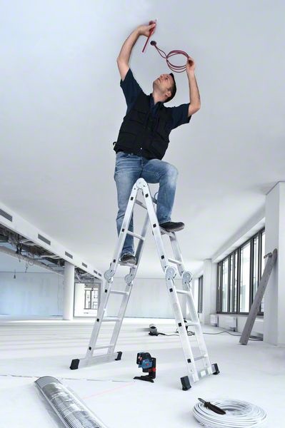 Bosch Professional GCL 25 Livella Laser Combinata - Autolivellamento ± 4°, Diodo Laser 635 nm, Protezione IP 54, Design Compatto