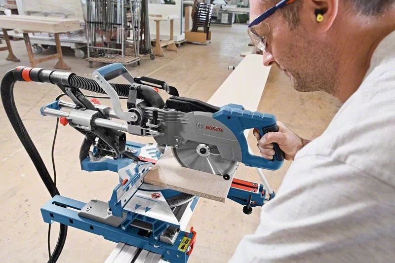 Bosch GCM 8 SJL Professional - Troncatrice Radiale 1600 W, 5500 Giri/min, Capacità di Taglio Orizzontale 312 mm, Impostazione Mitra 52°/60°, Ø Lama 216 mm