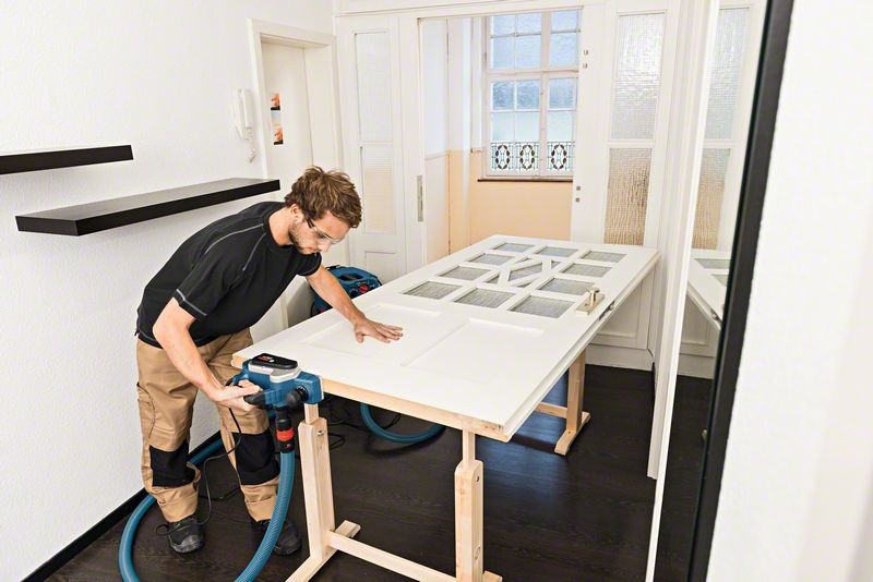 Bosch Professional GHO 16-82 Piallatrice 630 W con Piastra in Alluminio e Profondità di Taglio fino a 1,6 mm