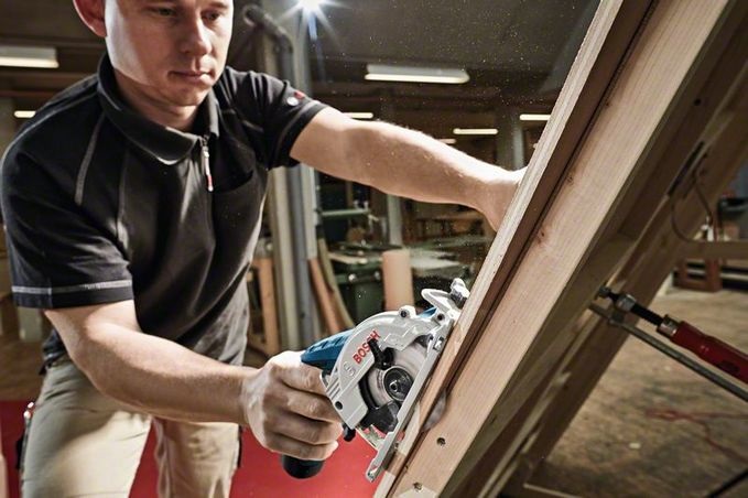 Bosch GKS 12V-26 Sega Circolare a Batteria - Ø Lama 85 mm, Profondità di Taglio fino a 26,5 mm, 12V, Leggera e Compatta