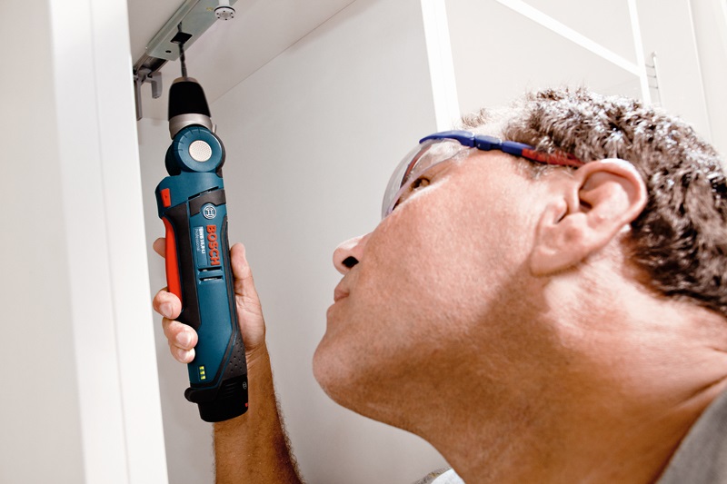 Bosch GWB 12V-10 Trapano ad Angolo Senza Chiave 1,2 kg Blu - Mandrino Auto-Lock, 10 mm, 1300 giri/min, Batteria 12V