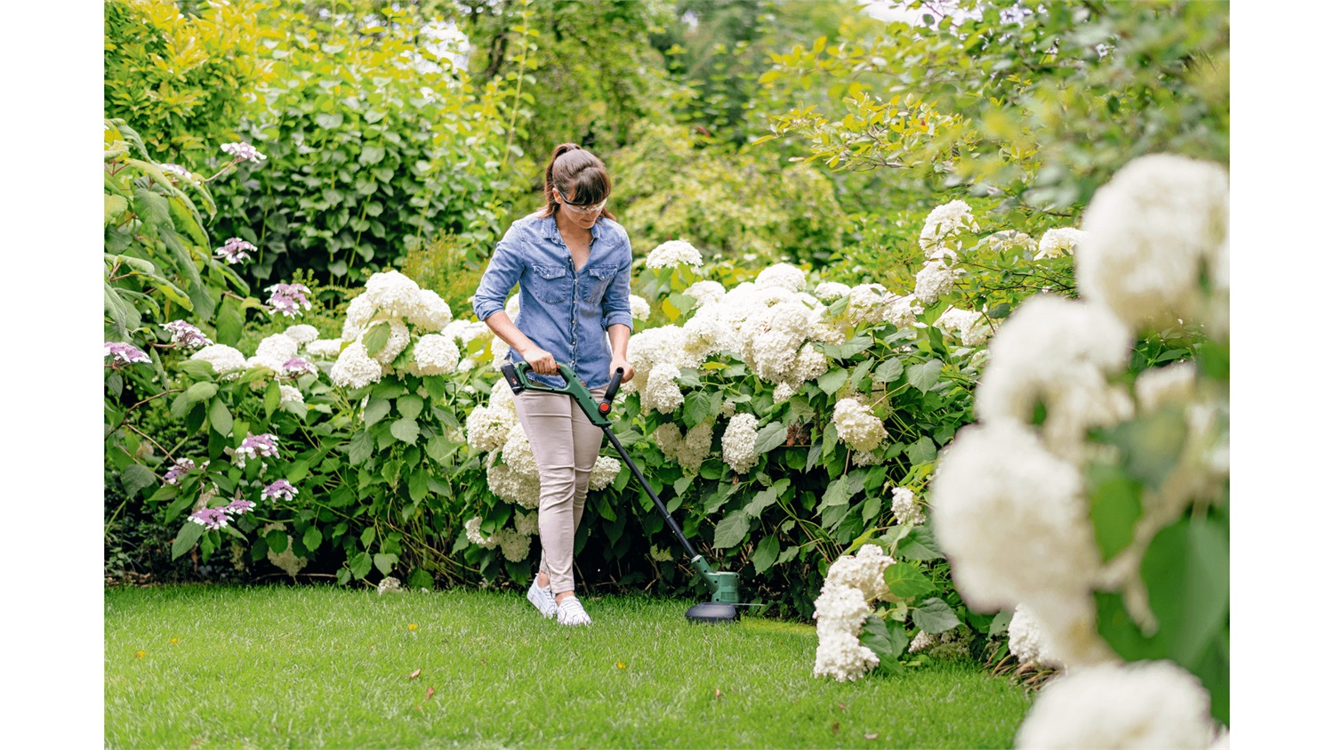 Bosch EasyGrassCut 18V-26 Tagliabordi e Decespugliatore 2 in 1, 26 cm, Filo di Nylon, Batteria 18V Non Inclusa