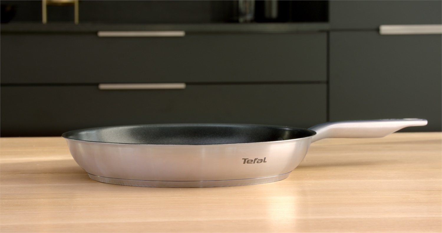 Tefal Virtuoso E49104 - Padella in acciaio inox 24 cm con rivestimento antiaderente Titanium Pro e segnale termico