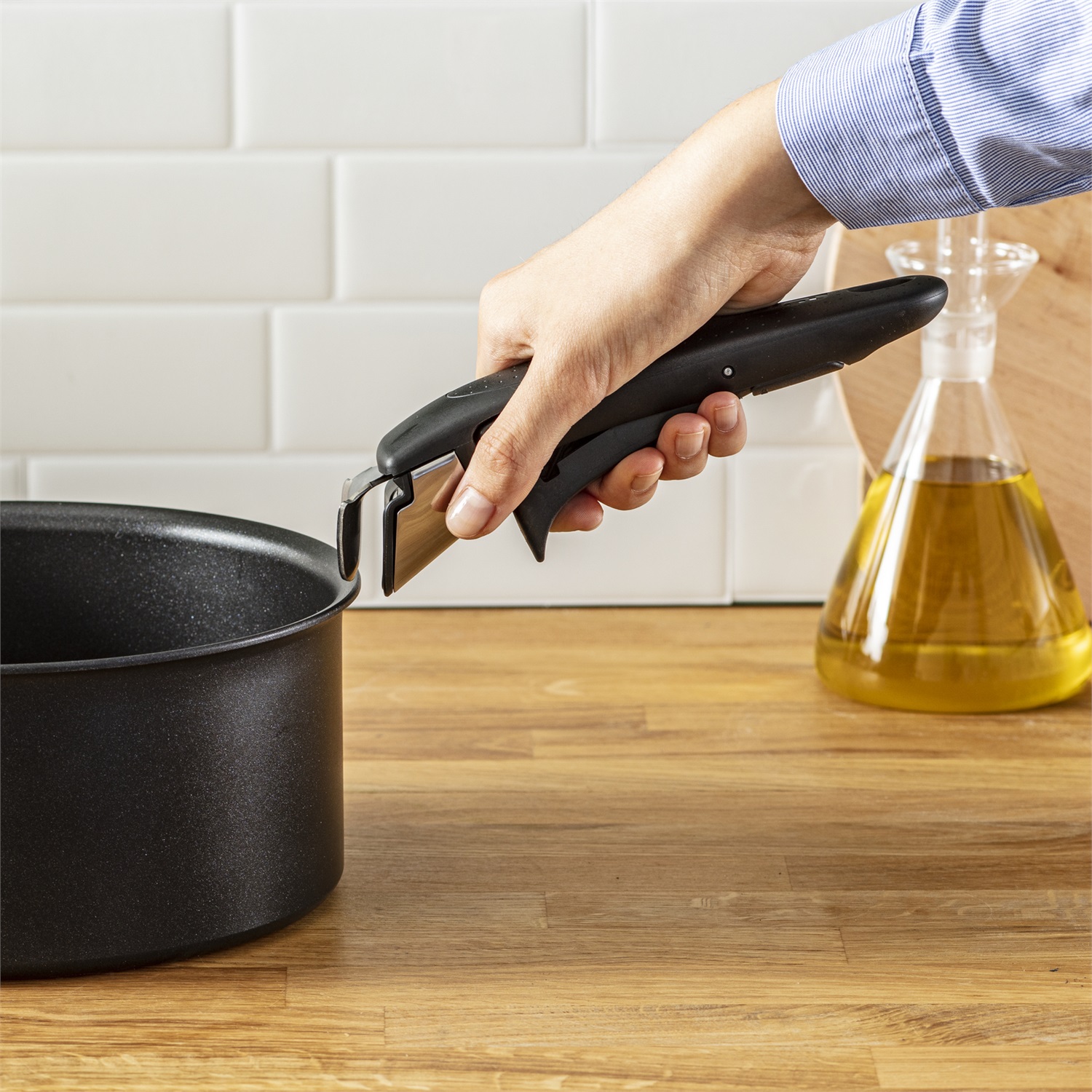 Tefal Ingenio L98633 - Pentola in Acciaio Inox con Manico Rimovibile, Impilabile e Design Salvaspazio, 10 Anni di Garanzia