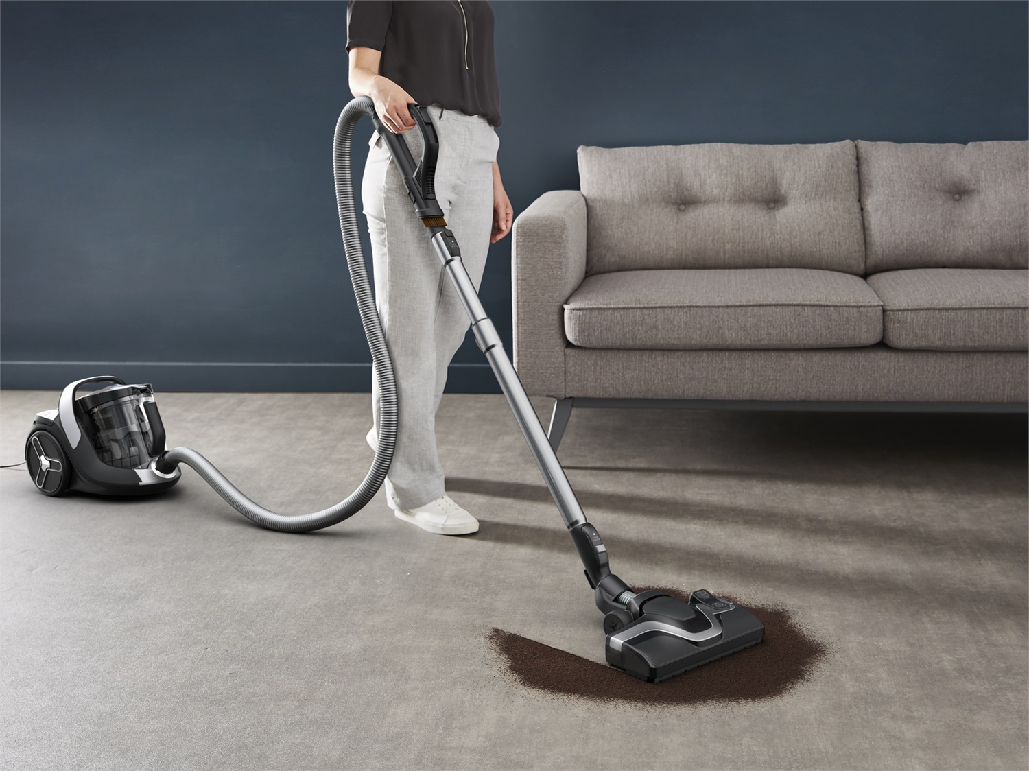 Rowenta Green Force Cyclonic Effitech Aspirapolvere a traino Senza Sacco 2,5 L 500 W Alta Efficienza Energetica in Plastica Riciclata con 5 Accessori