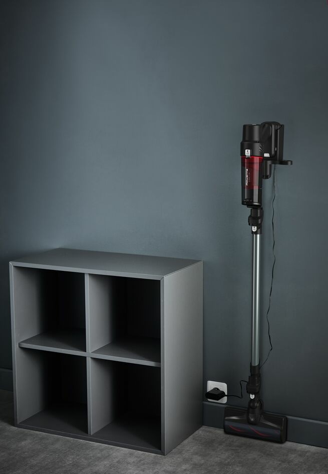 Rowenta X-Pert 7.60 RH6A75 - Scopa Elettrica Senza Filo 140W, Ciclonica, 2-in-1, Nero/Rosso