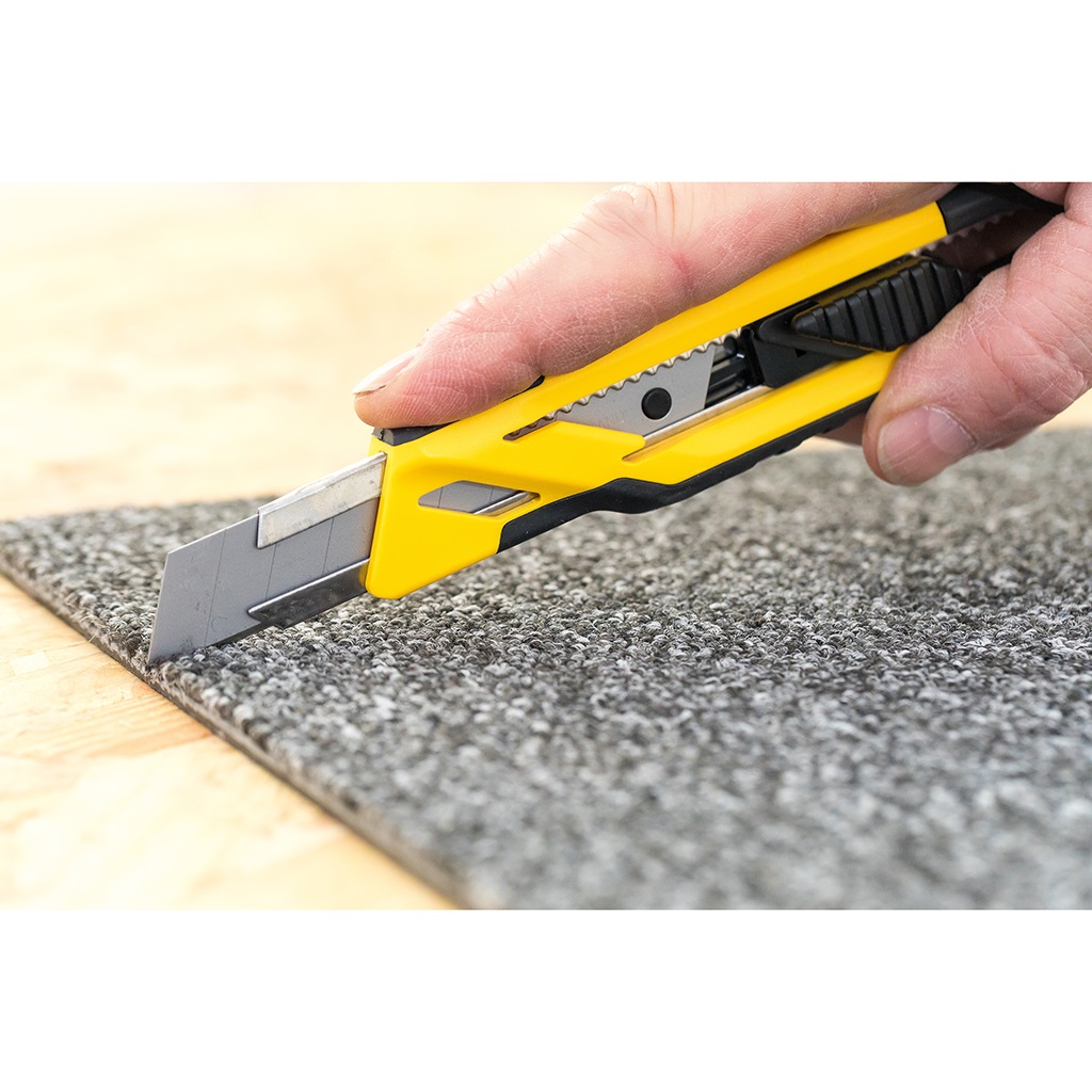 Stanley Cutter Autobloccante 18 mm con Corpo in T.P.R. e Meccanismo di Sicurezza