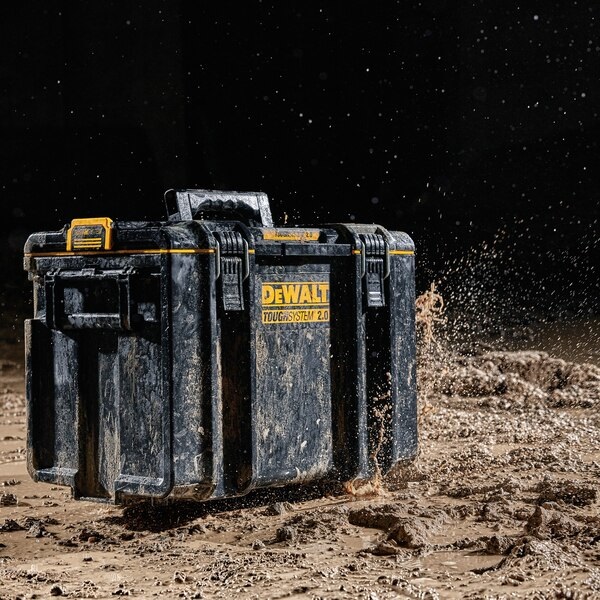 DeWalt DWST83342-1 Cassetta degli Attrezzi ToughSystem 2.0 in Policarbonato (PC) Nero e Giallo, Capacità 55 litri, Carico Max 50 kg, Protezione IP65