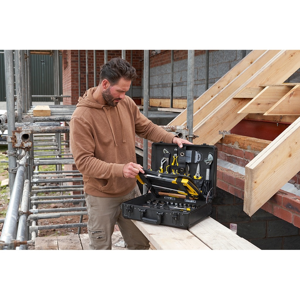 STANLEY STMT98109-1 Set di Attrezzi Completo con 142 Utensili, Cassetta Porta Attrezzi Robusta e Versatile