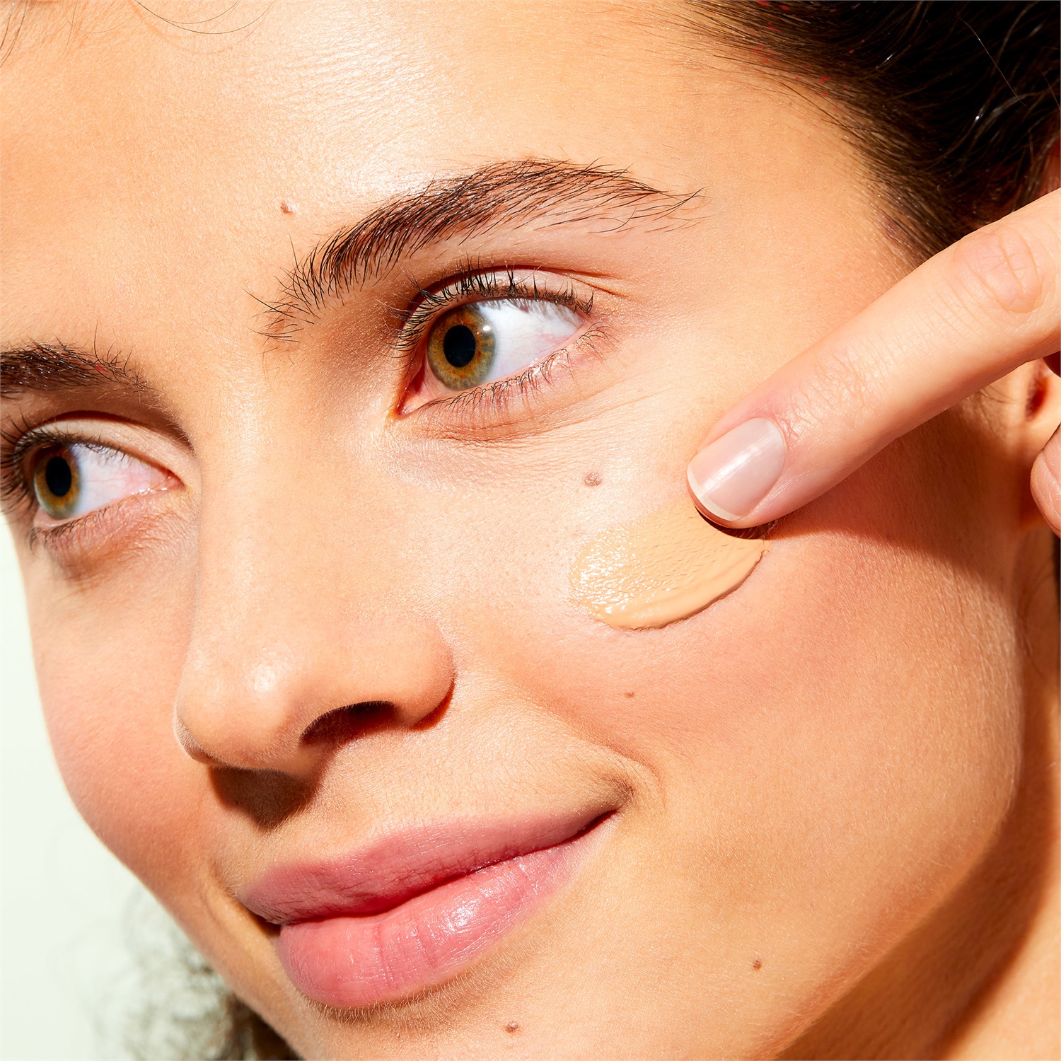 NUXE Crema Idratante Colorata Multi-Perfezionamento - Tonalità Media 50 ml Flacone a Pompa, 99% Ingredienti Naturali