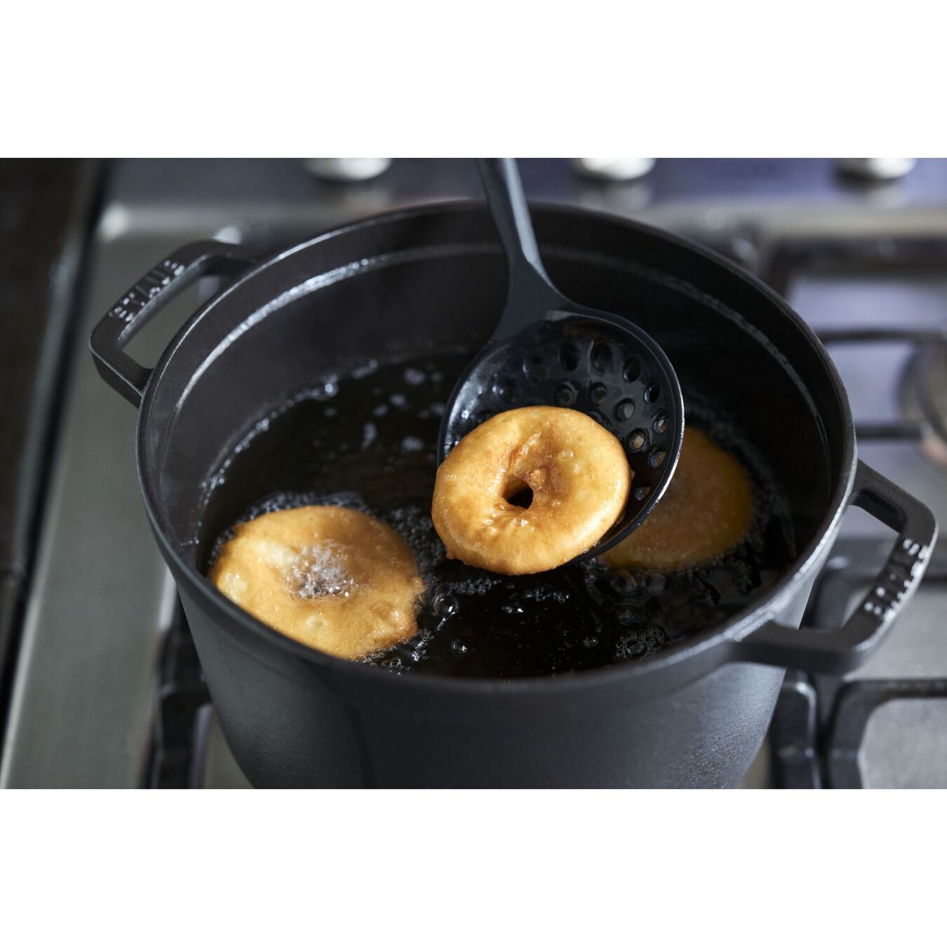 Staub Schiumarola in legno di acacia 31 cm, colore nero