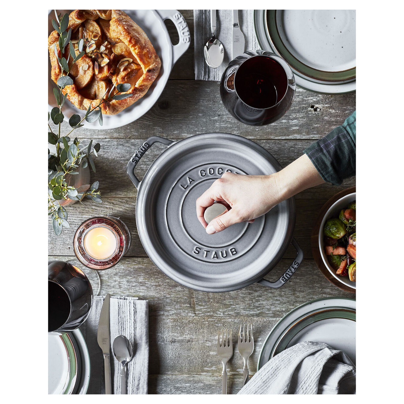 STAUB Cocotte Casseruola in Ghisa Grigio Grafite 24 cm - Ideale per Arrosti e Cottura Lenta