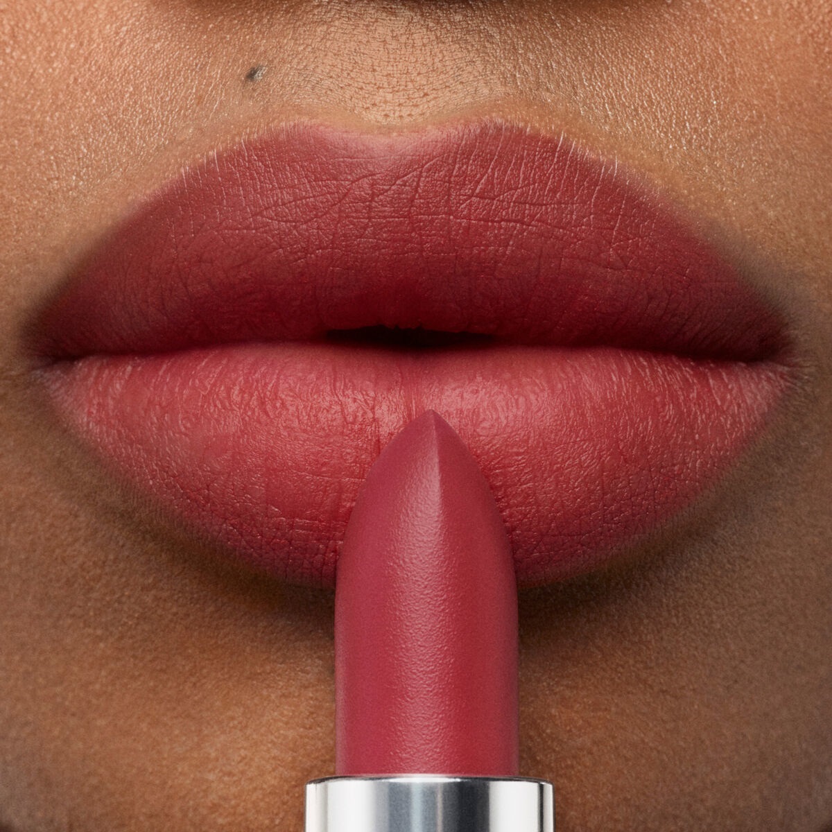 Givenchy Le Rouge Sheer Velvet Ricarica N. 27 Rouge Infusé - Rossetto Mat con Alta Tenuta e Idratazione