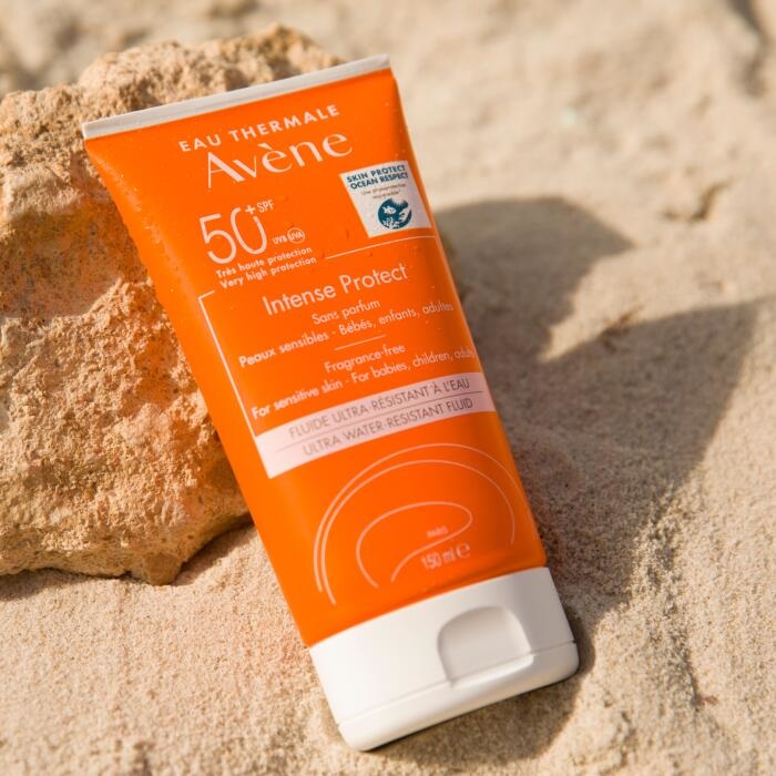 Avene Crema Solare SPF 50 Intense Protect 150 ml - Protezione Molto Alta per Neonati, Bambini e Adulti, Resistente all'Acqua e Adatta a Pelli Sensibili