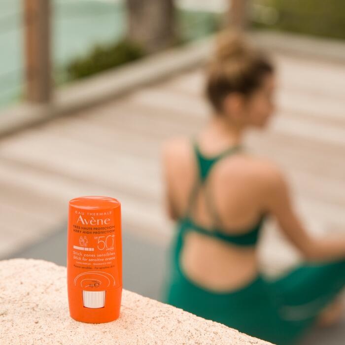 Avene Stick Solare SPF 50 per Zone Sensibili - Protezione Alta 8 g
