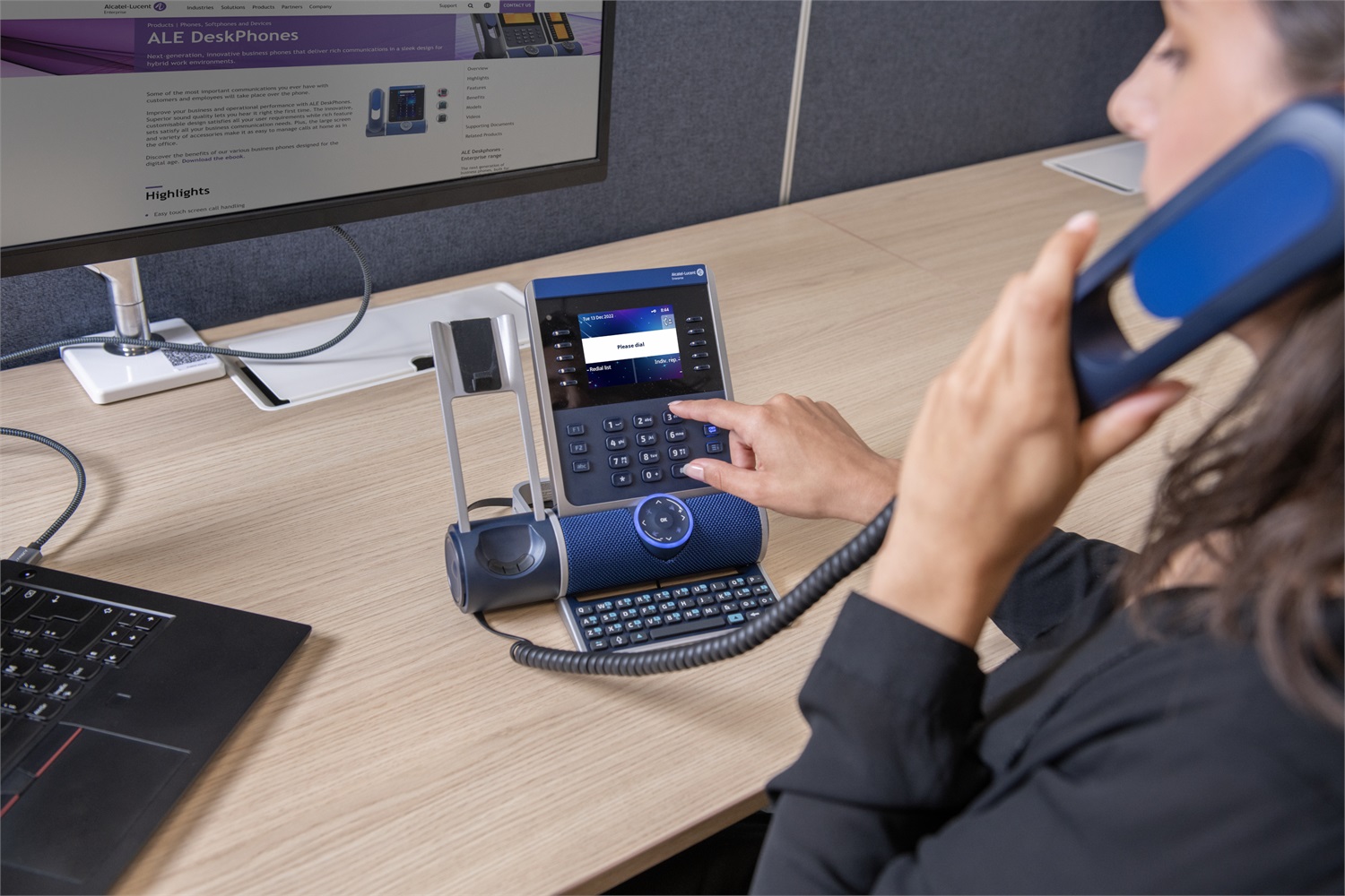 Alcatel-Lucent ALE-300 Telefono IP Blu LCD DUAL GIGABIT con Cordless Handset e 2 USB-C