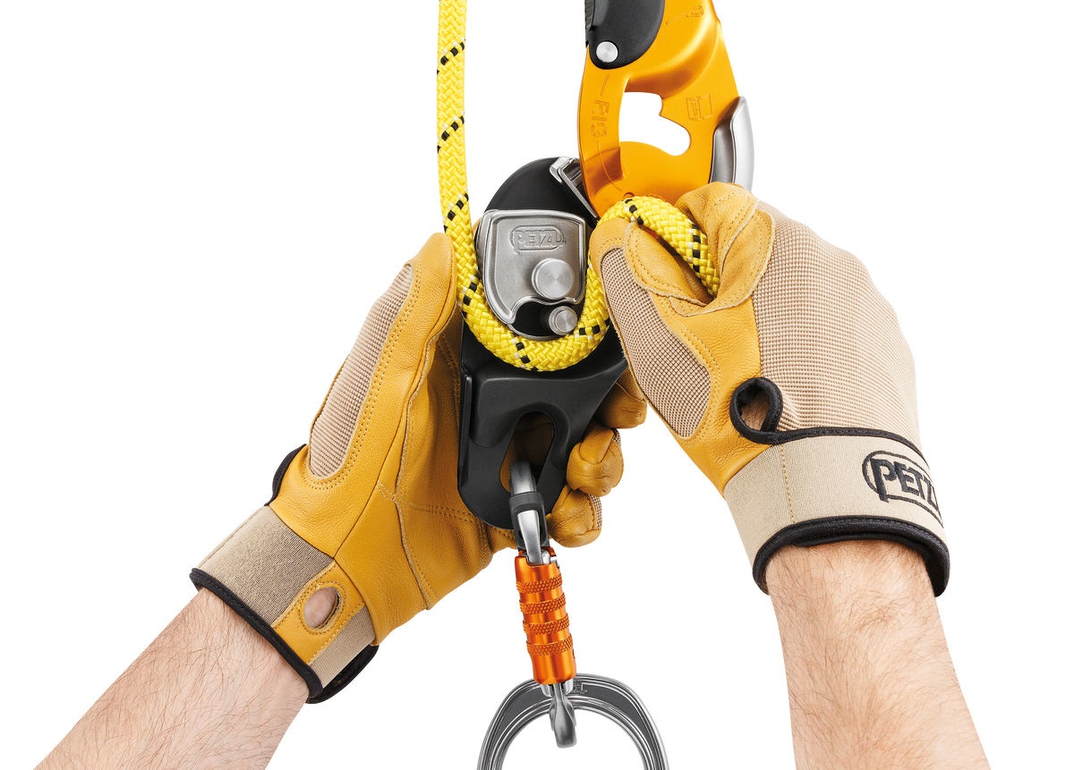 Petzl Rig Discensore Autofrenante per Arrampicata e Lavori in Quota, Unisex Adulto, Taglia Unica, Maniglia Ergonomica, Sistema Auto-Lock
