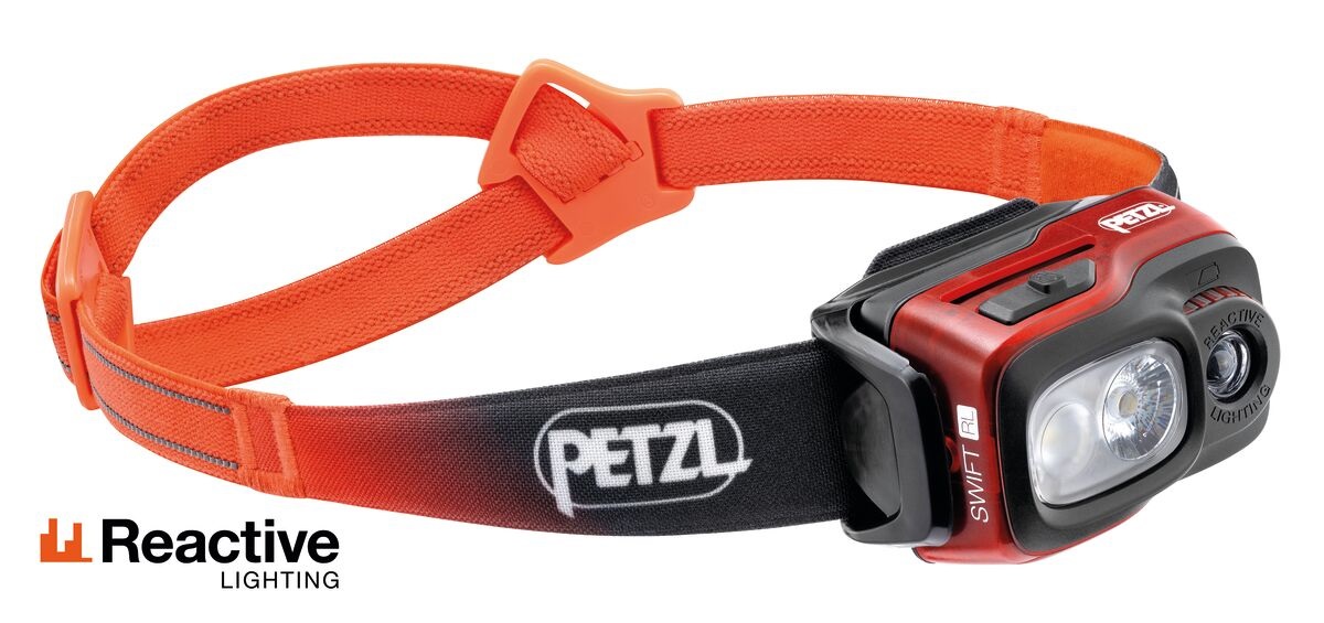 Petzl Swift RL - Lampada Frontale Ricaricabile LED 1100 Lumen, Distanza Fino a 155 Metri, Tecnologia Reactive Lighting, Colori Nero, Arancione e Bianco