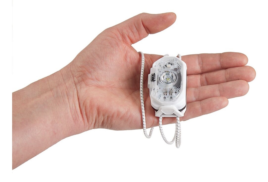 Petzl Swift LT - Lampada Frontale Ultraleggera 380 Lumen, 43 g, Design Compatto