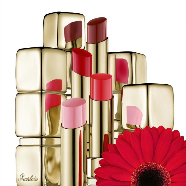 Guerlain KissKiss Shine Bloom 319 Peach Kiss - Rossetto Brillante con il 95% di Ingredienti Naturali, 3.5g