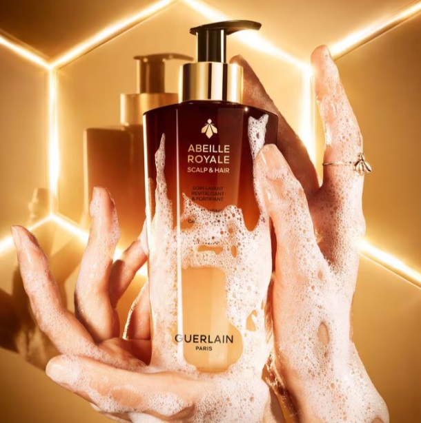 Guerlain Abeille Royale Revitalising & Fortifying Care Shampoo 290 ml - Shampoo Rivitalizzante e Fortificante per Tutti i Tipi di Capelli