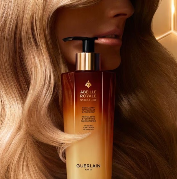 Guerlain Abeille Royale Revitalising & Fortifying Care Shampoo 290 ml - Shampoo Rivitalizzante e Fortificante per Tutti i Tipi di Capelli