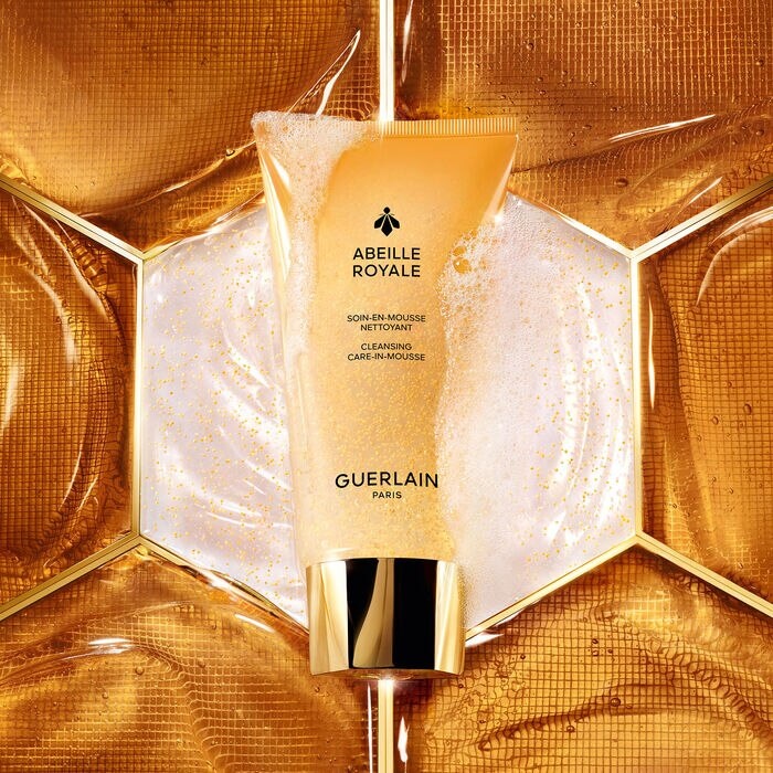 Guerlain Abeille Royale Cleansing Care-in-Mousse 175ml - Mousse Detergente Purificante con Mieli Riparatori e Pappa Reale, 90% Ingredienti Naturali