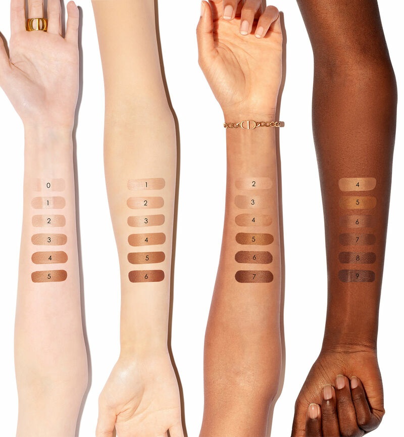 Dior Forever Glow Star Filter 30 ml - Fluido Illuminante Sublimatore per l'Incarnato 8N - Multi-uso con il 94% di Ingredienti Naturali