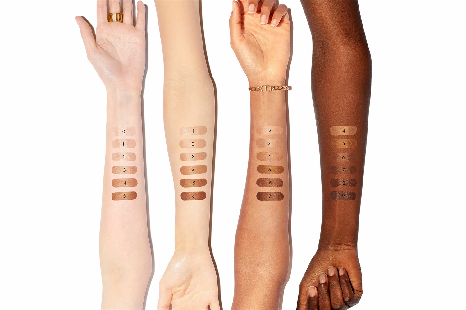 Dior Forever Glow Star Filter 30 ml - Fluido Illuminante Multiuso 0N con 94% Ingredienti Naturali