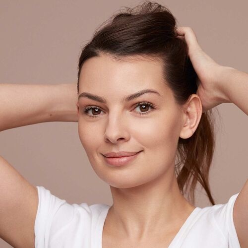 Clarins Skin Illusion Fondotinta in Siero 110 Honey 30ml - Finish Ultra-Naturale e Idratante con SPF 15