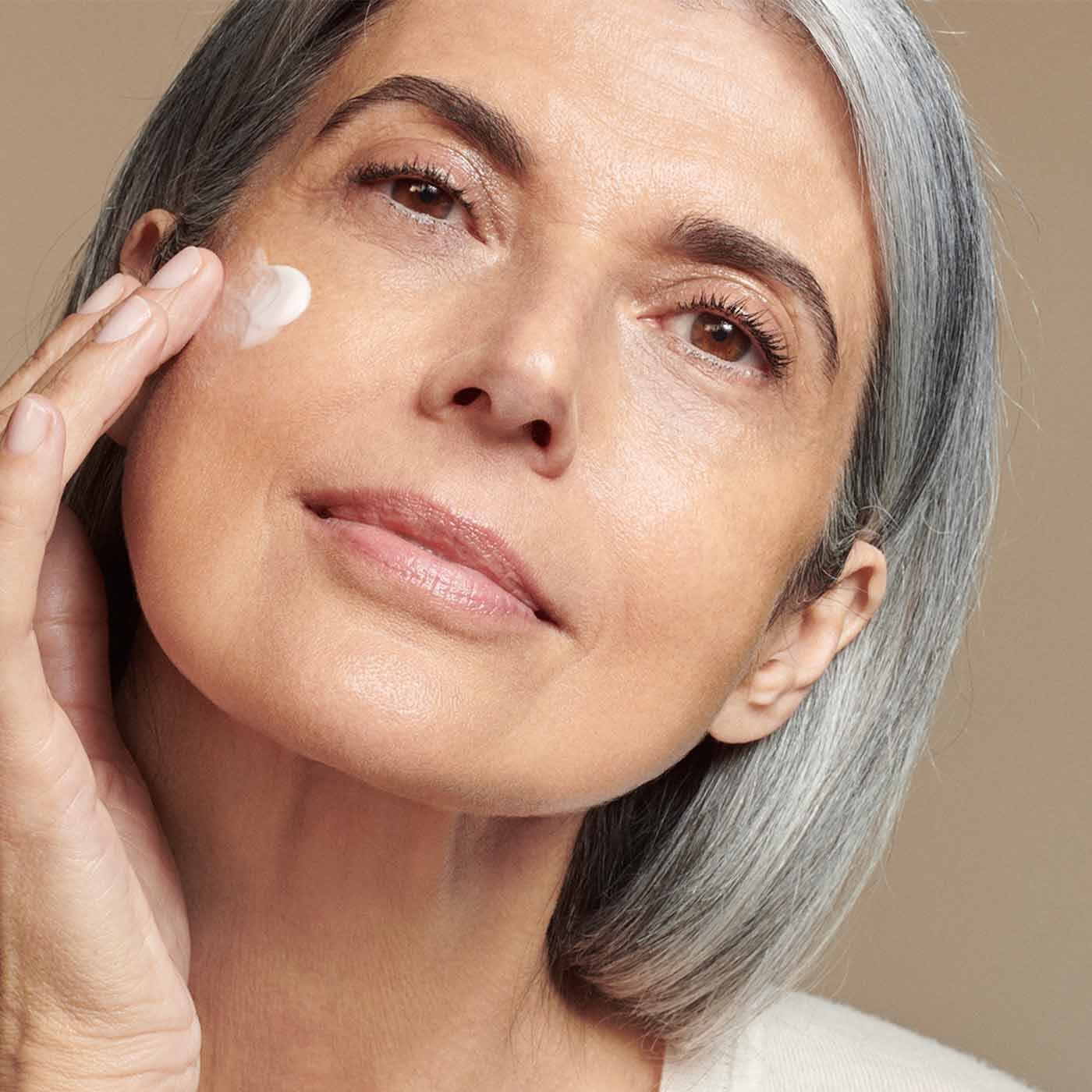 Clarins Nutri-Lumière Giorno Crema da Giorno Nutriente Rivitalizzante Anti-Età 50 ml