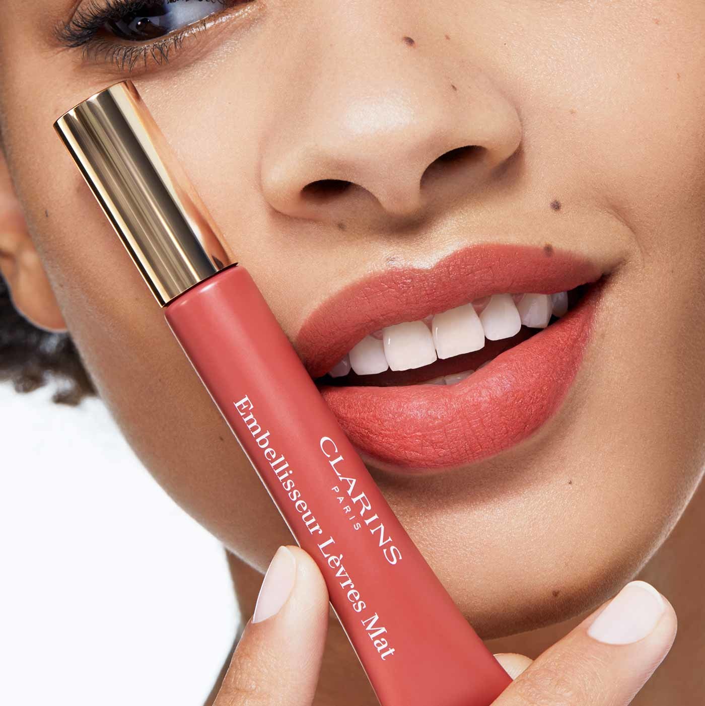 Clarins Velvet Lip Perfector 02 Velvet Rosewood 12ml - Lucidalabbra Vellutato con Finish Poudré