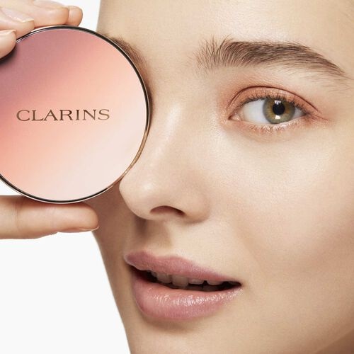 Clarins Ombre 4 Colour Eye Palette 01 Fairy Tale Nude Gradation - 4,2 g, Palette di Ombretti Ultra Pigmentati con Pre-base Integrata