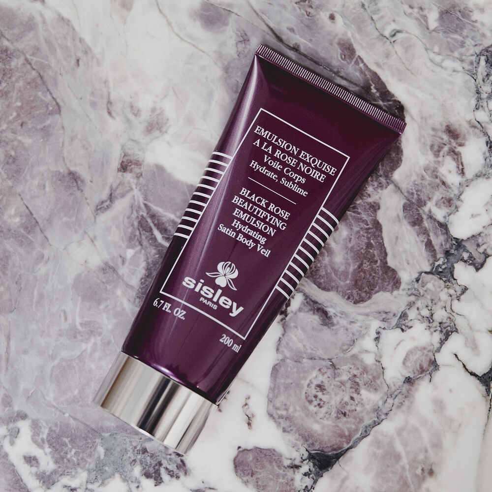 Sisley Emulsion Exquise à la Rose Noire 200ml - Emulsione Ultra-idratante e Sublimatrice per una Pelle Giovane